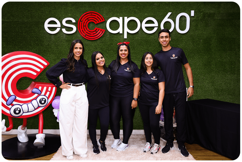 Equipe de recreação — festa no Escape60 Moema
