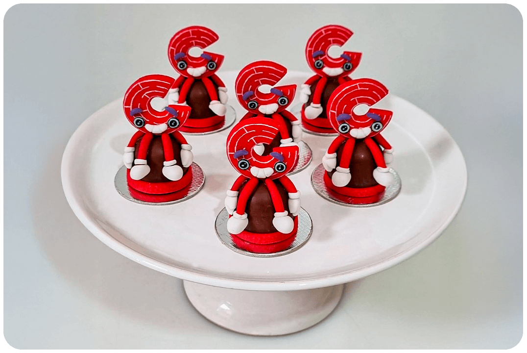 Doces personalizados — festa no Escape60 Jardins