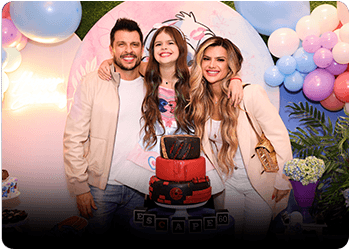 Valentina em festa no Escape 60’