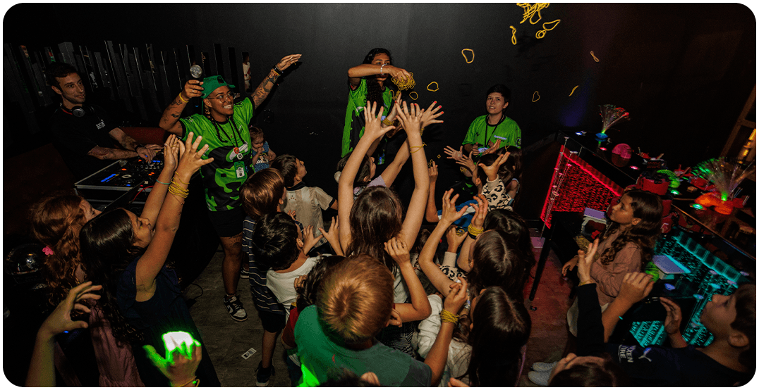 Baladinha — festa no Escape 60’